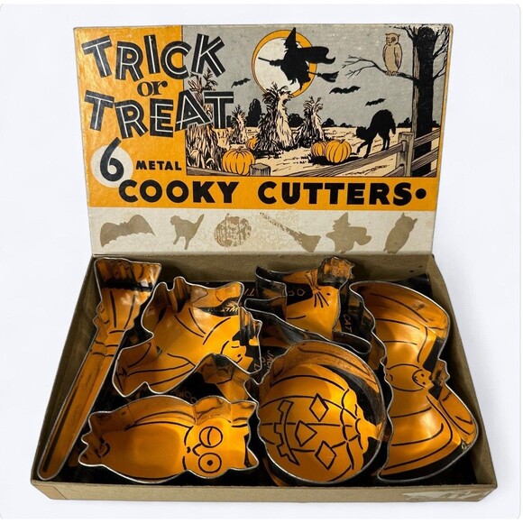 Vtg Halloween Trick Or Treat 6 Metal Cooky Cutters In Box Bat Witch Owl Cat 50s - Picture 1 of 16